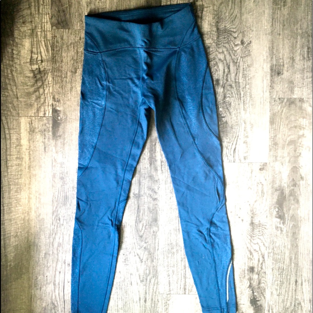 Blue lululemon leggings (4)